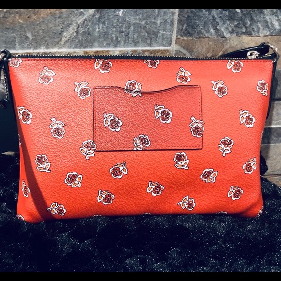 🚨Sold🚨🚨Coach Rose Print Crossbody bag - Picture 8 of 8